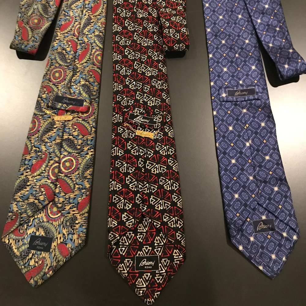 SALE>>3 Classic 100% Italian Silk BRIONI TIES